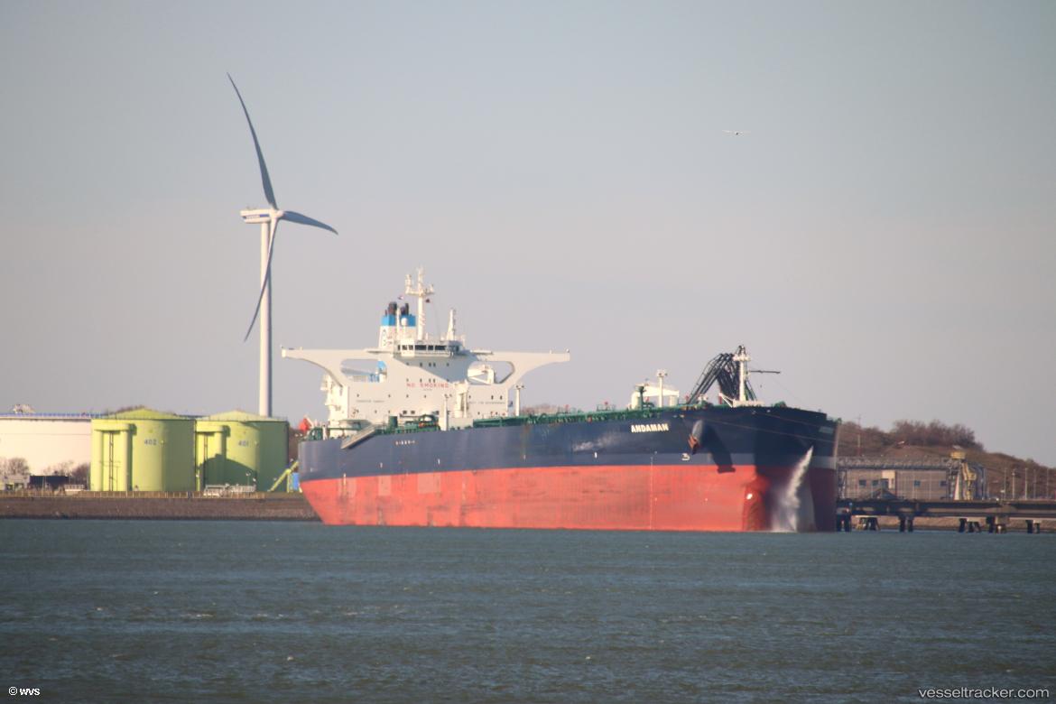 Front-Forth - Crude Oil Tanker vessel