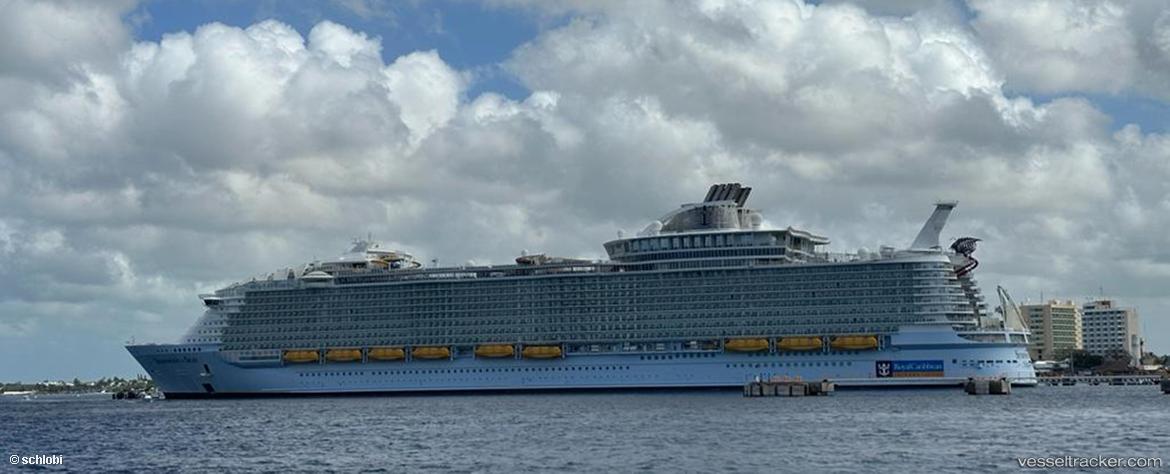 Symphony-Of-The-Seas - Cruise Ship vessel