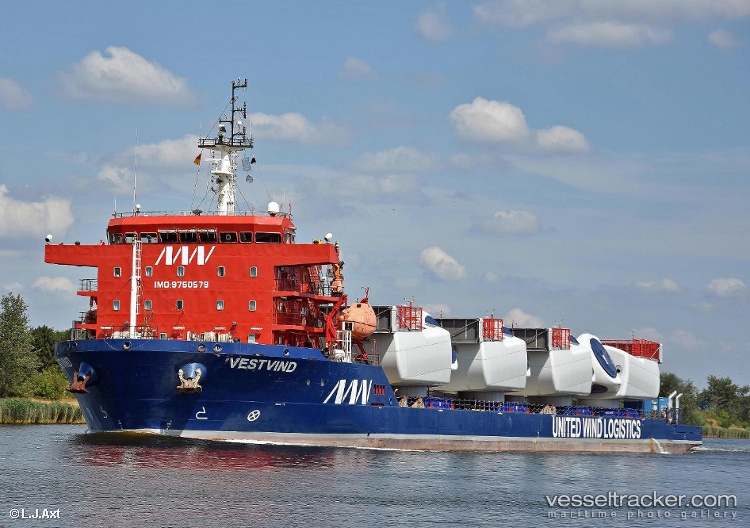 Vestvind - Heavy Load Carrier vessel