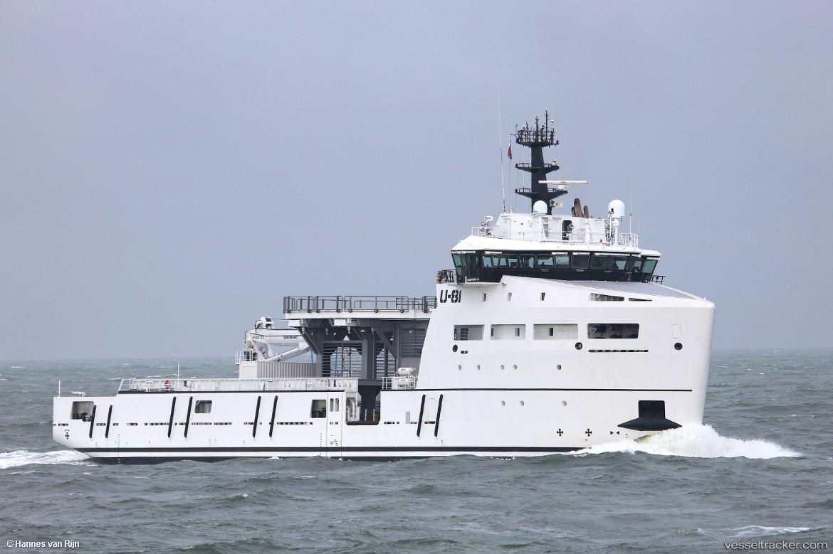 Wingman - Service Ship vessel