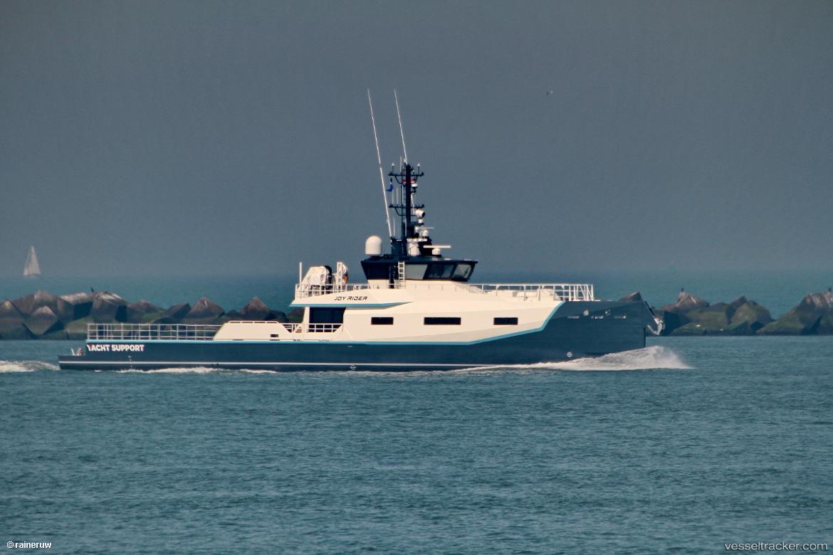 Bad-Company-Support - Crewboat vessel