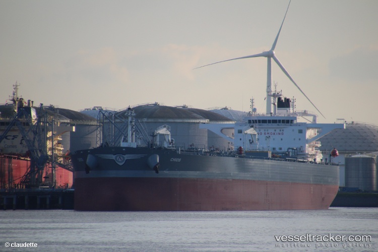 Chios - Crude Oil Tanker vessel