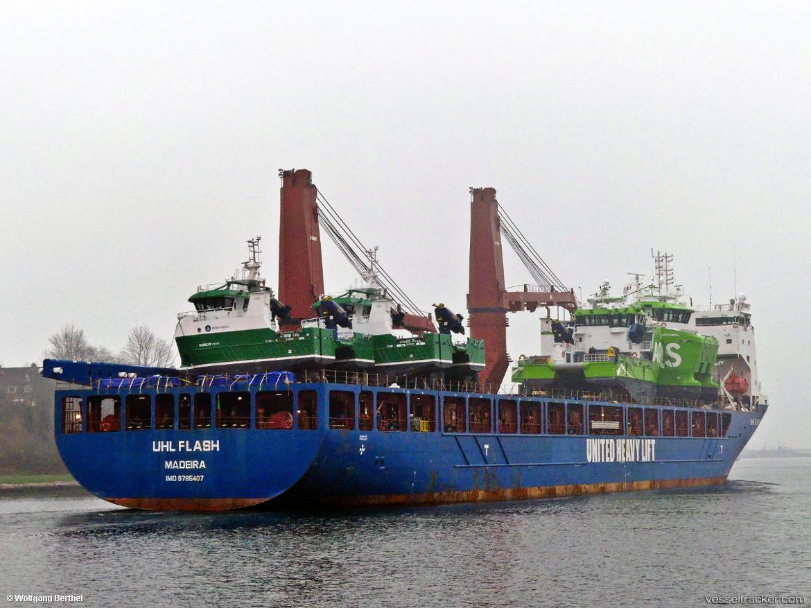 Uhl-Flash - Heavy Load Carrier vessel