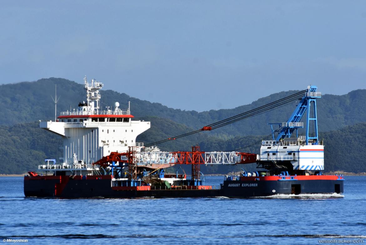 August-Explorer - Crane Ship vessel