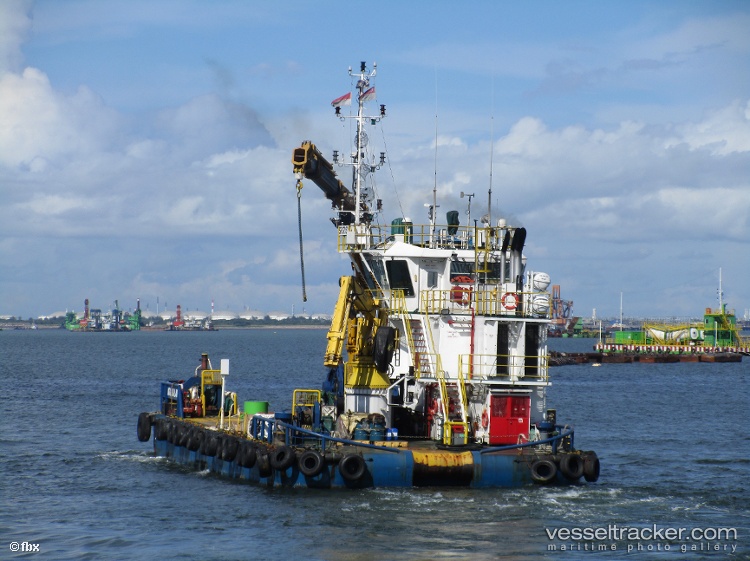 Tb-Asl-Bulan - Tug vessel