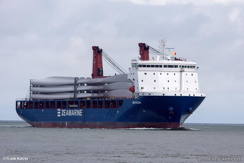 Uhl-Falcon - Heavy Load Carrier vessel