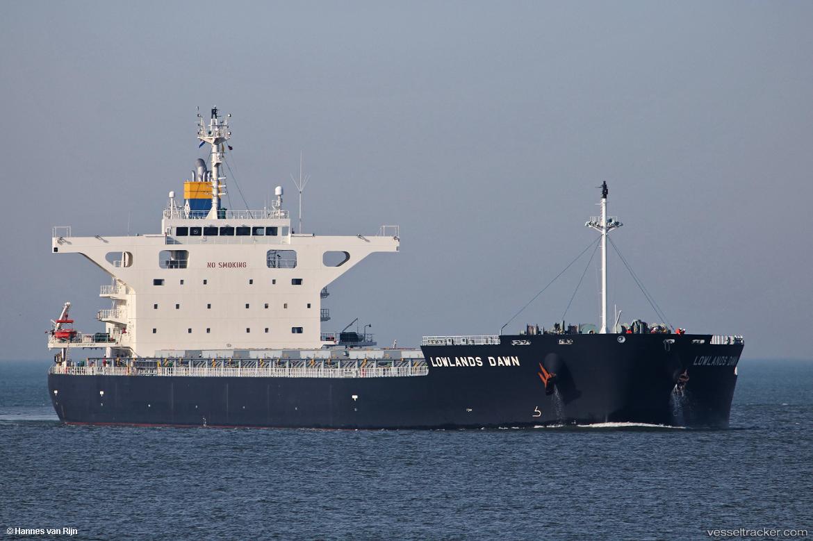 Lowlands-Dawn - Bulk Carrier