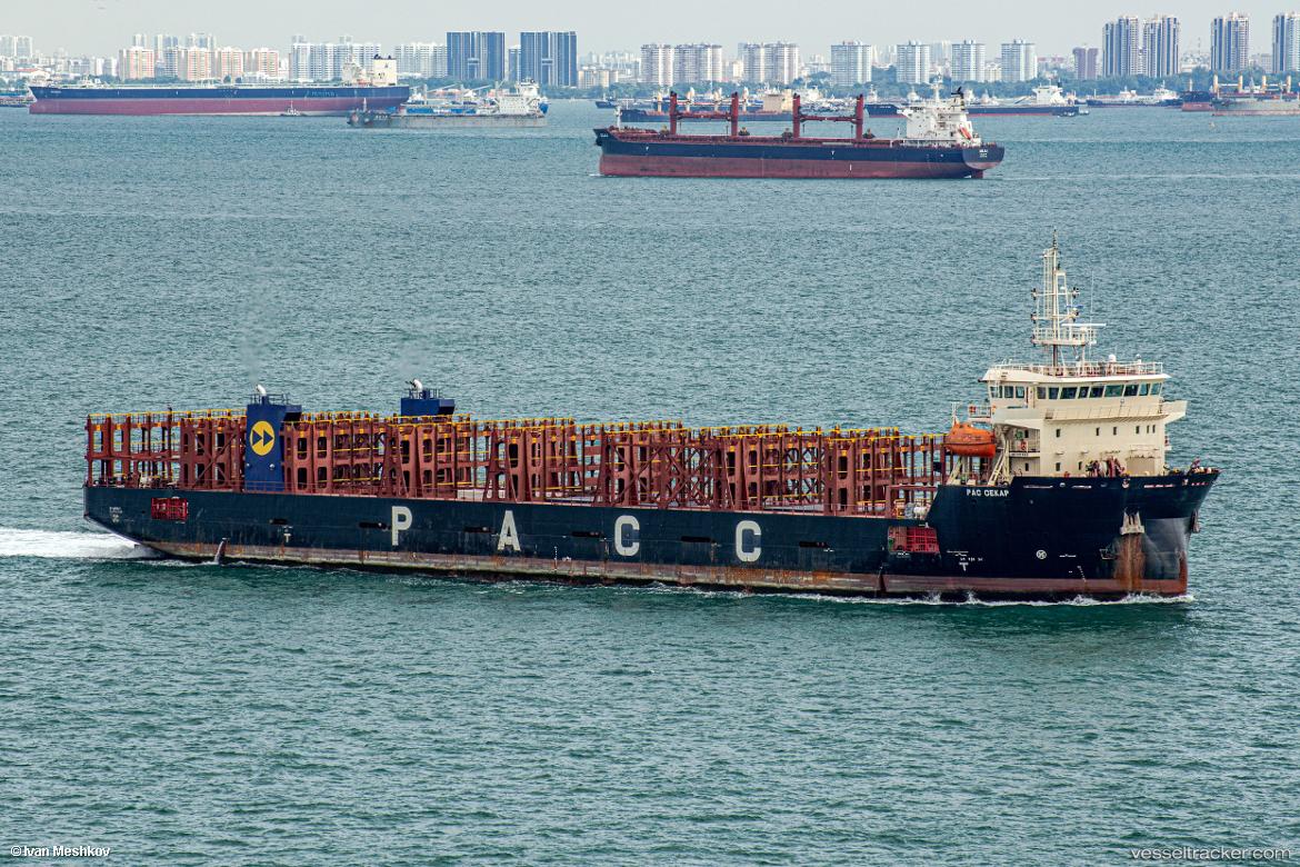 Meratus-Samarinda - Container Ship