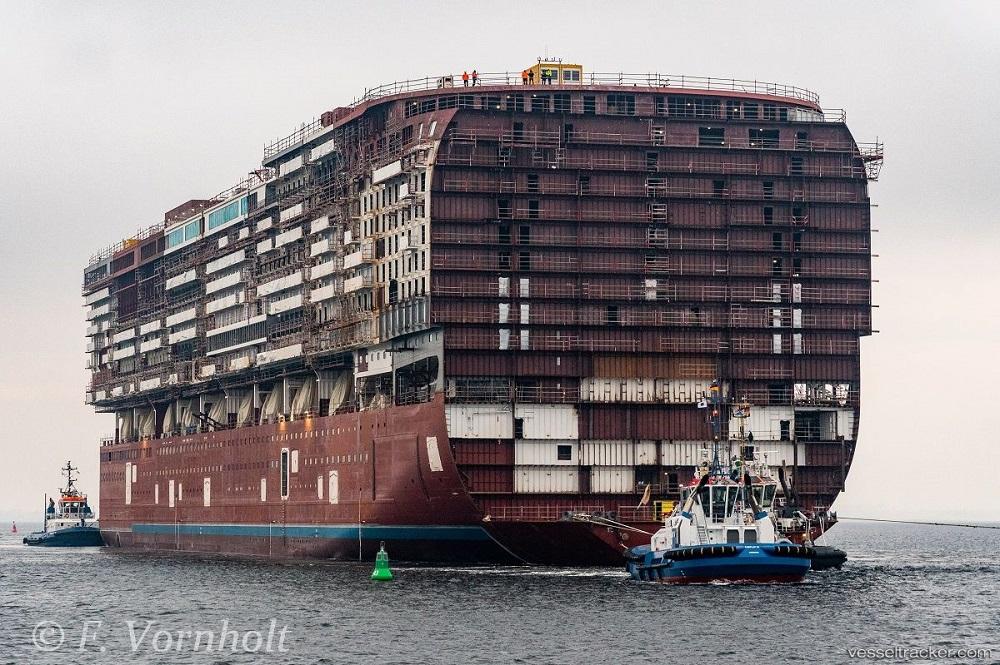 Disney-Adventure - Cruise Ship vessel