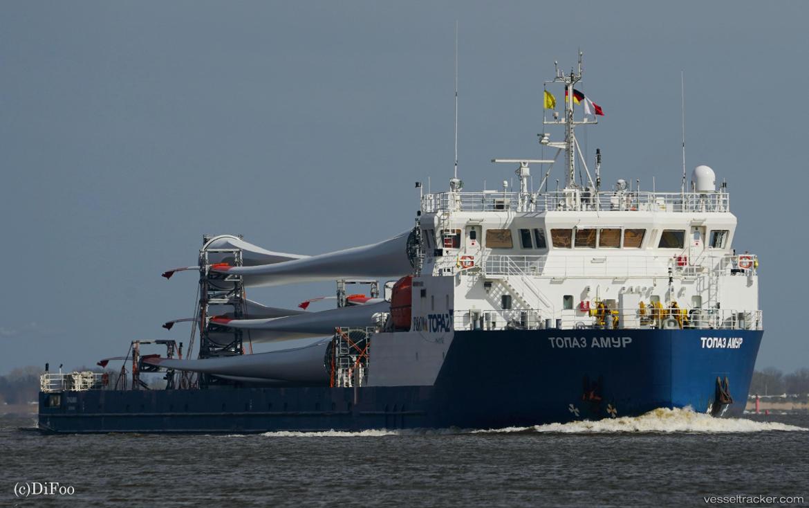 Topaz-Amur - Heavy Load Carrier vessel