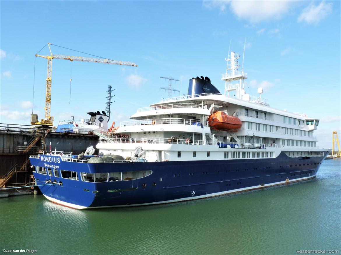 Hondius - Cruise Ship vessel