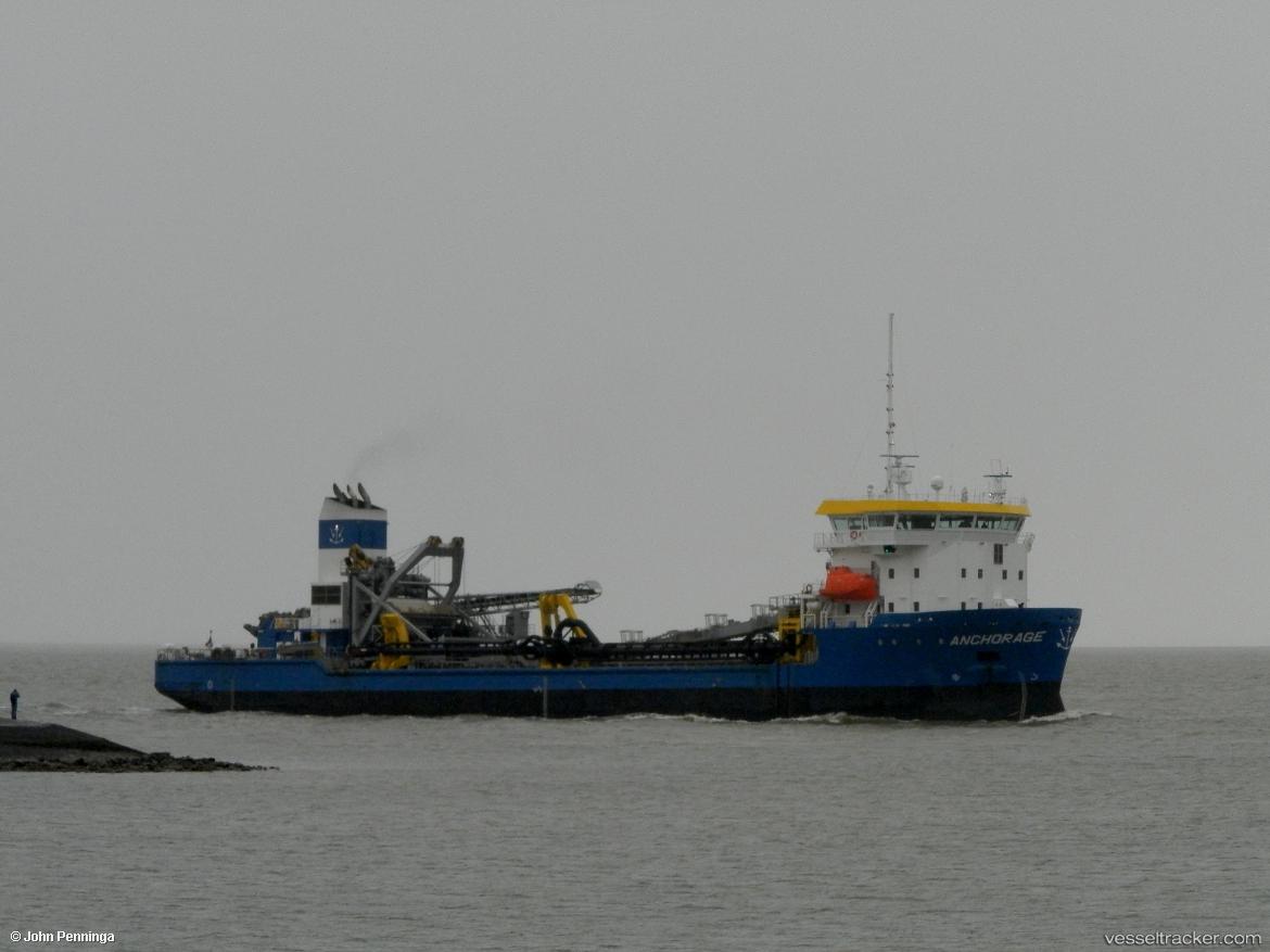 Anchorage - Hopper Dredger vessel