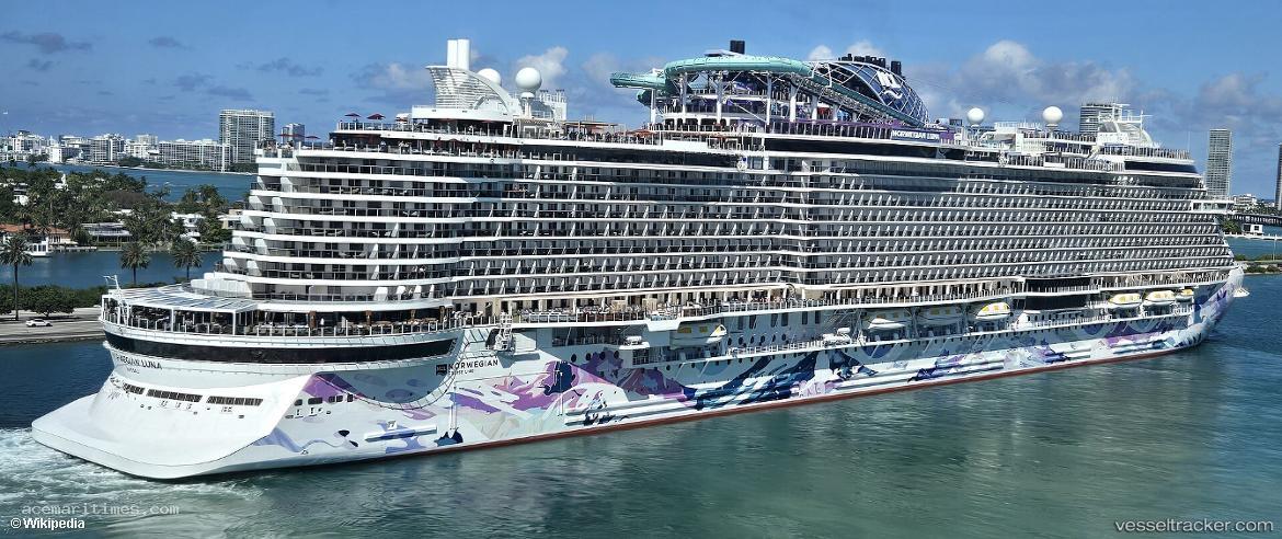 Norwegian-Luna - Cruise Ship vessel registered in Bahamas