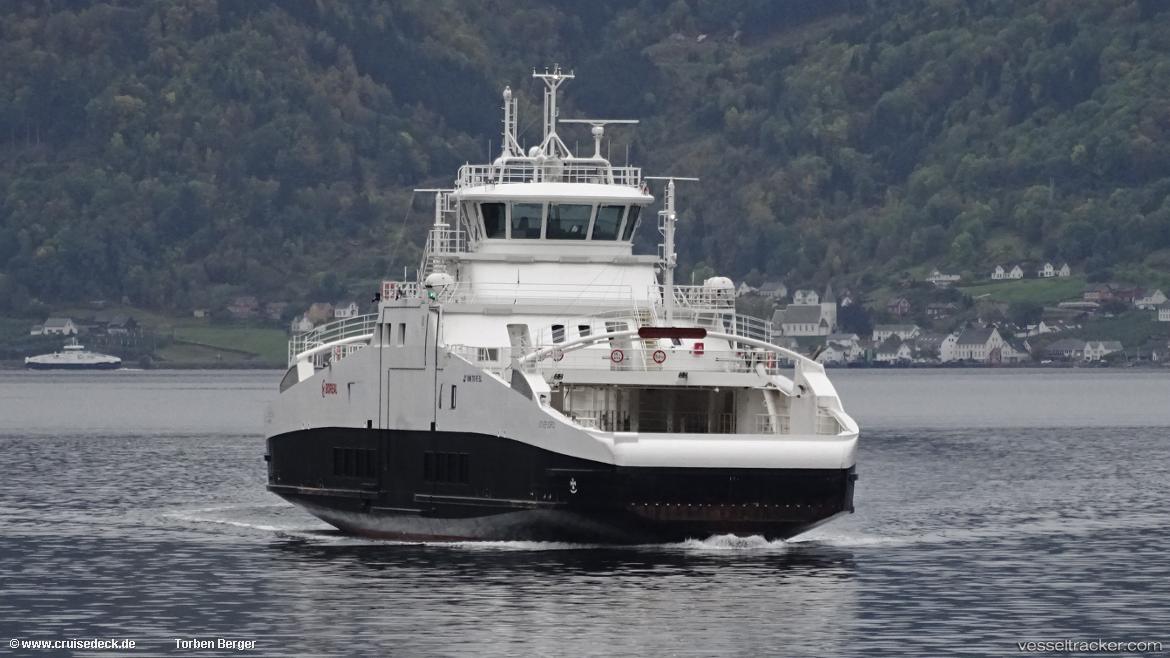 Utnefjord - Passenger Ro Ro Cargo Ship vessel