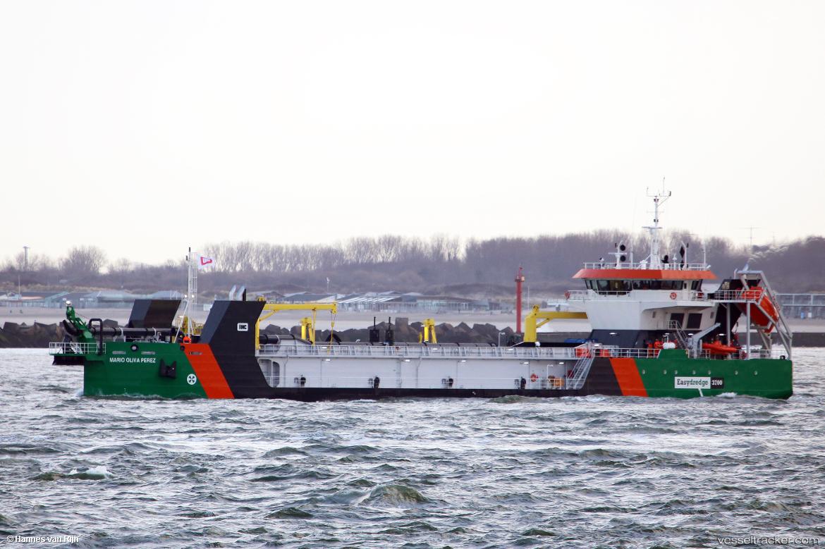Mario-Oliva-Perez - Hopper Dredger