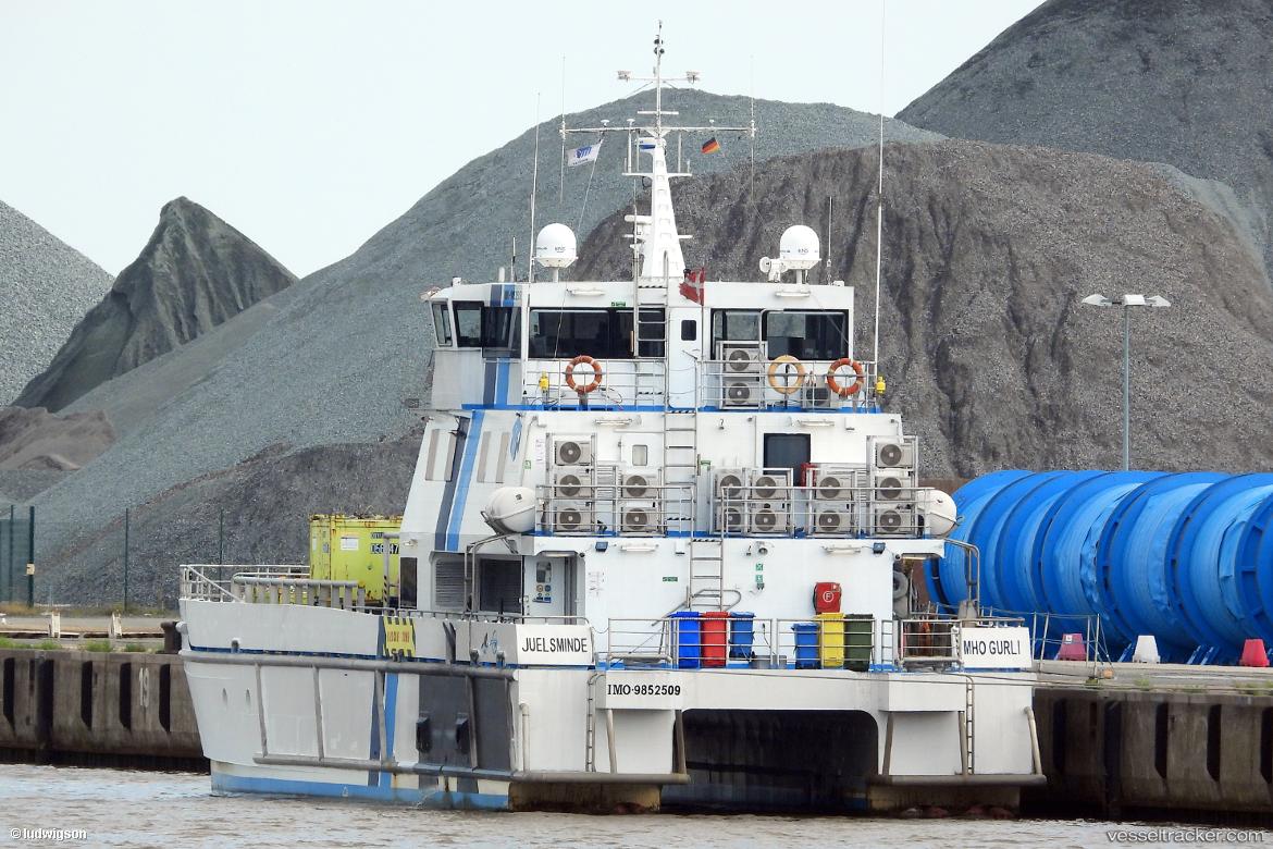 Mho-Gurli - Crewboat