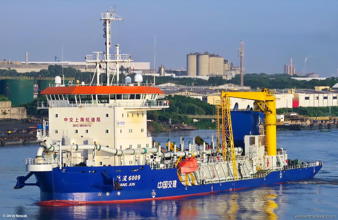 Hang-Jun-6009 - Hopper Dredger vessel