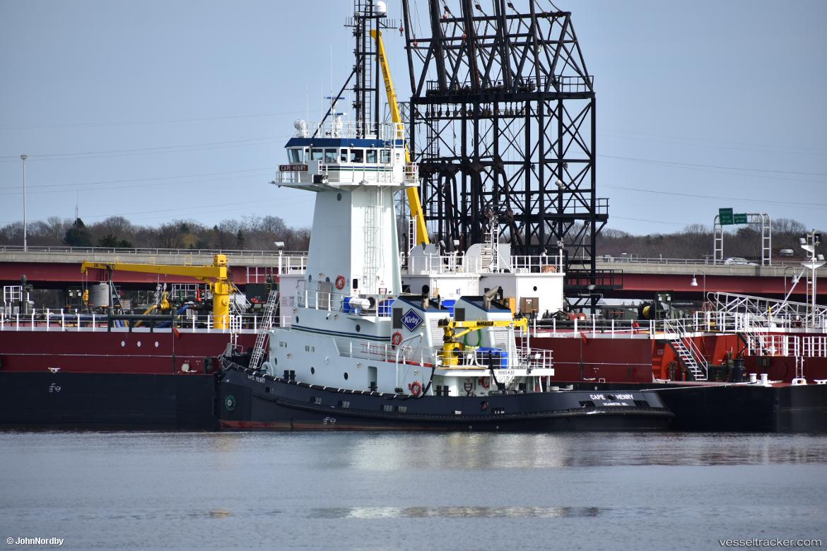 Cape-Henry - Tug vessel