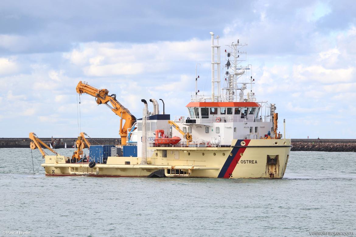 Lostrea - Dredger vessel