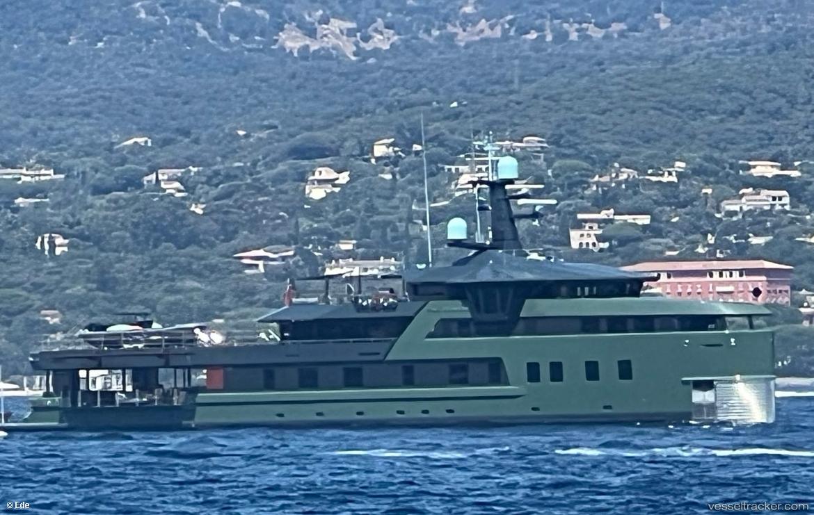 Pink-Shadow - Sailing Vessel vessel