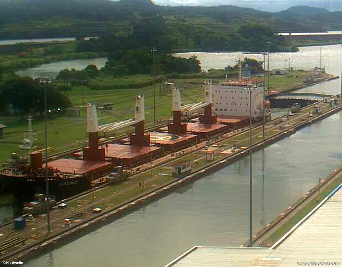 Ar0m0 - Bulk Carrier vessel