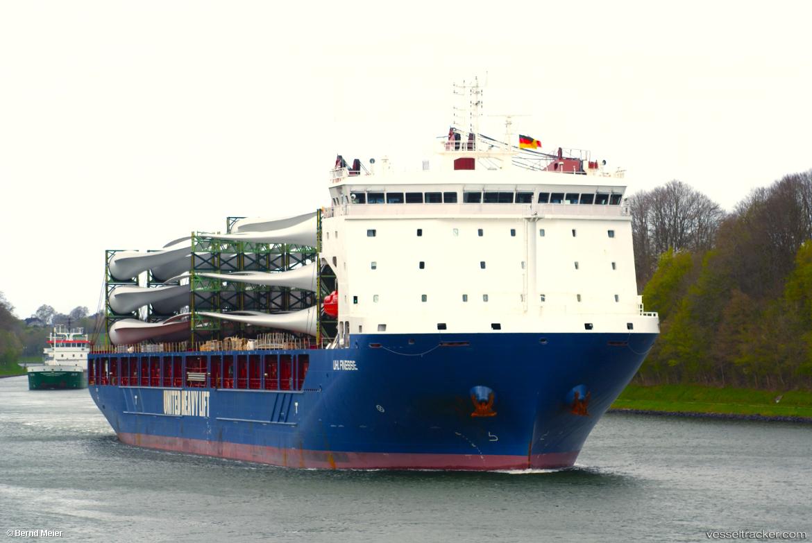 Uhl-Finesse - Heavy Load Carrier vessel