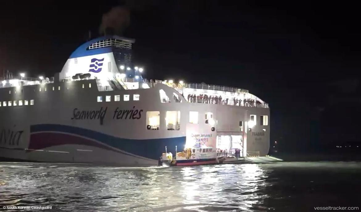 Queen-Jenuvia-Ii - Passenger Ro Ro Cargo Ship vessel