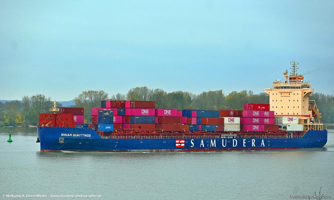 Sinar-Bukittinggi - Container Ship vessel