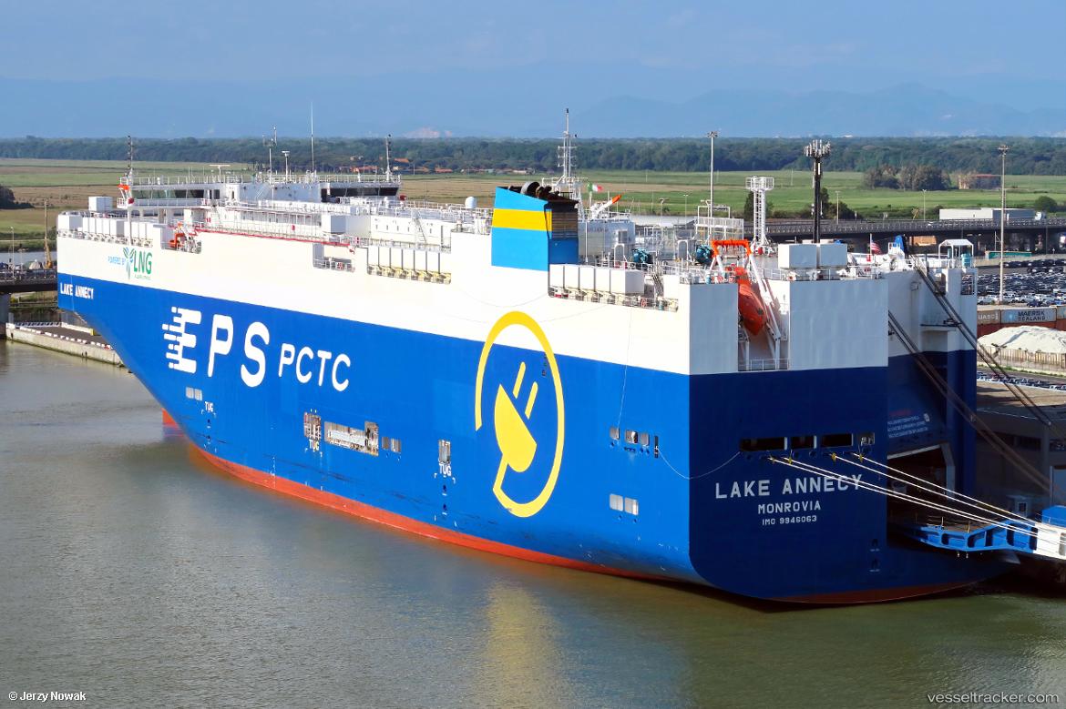 Lake-Annecy - Vehicles Carrier vessel