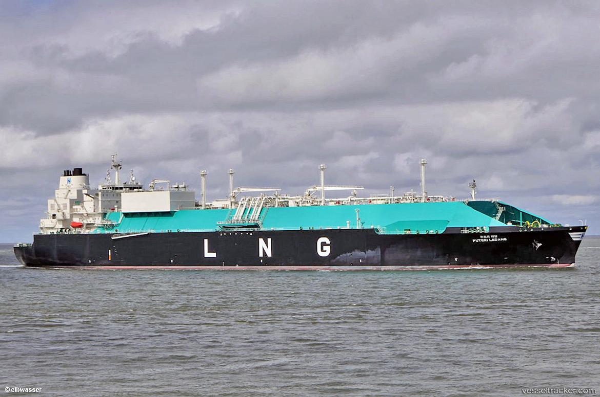 Puteri-Ledang - Lng Tanker vessel