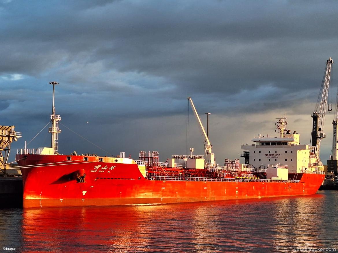 Huang-Shan-16 - Chemical Oil Products Tanker vessel